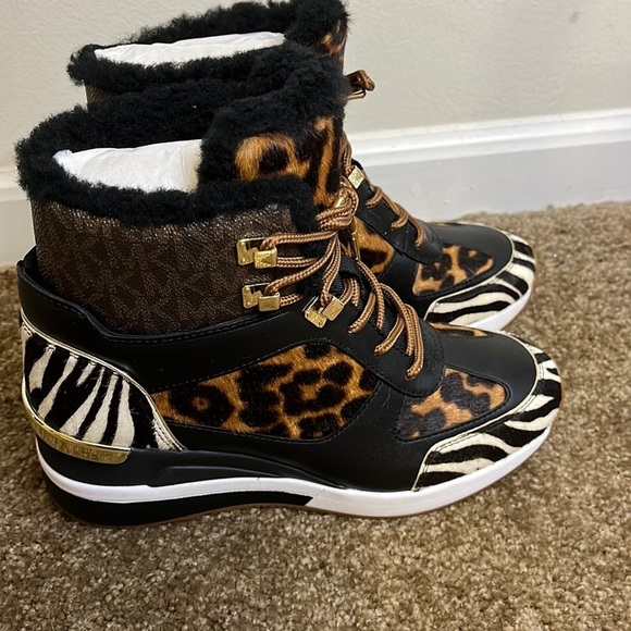 Michael Kors Shoes - 𝅺MICHAEL Kors animal hair boots